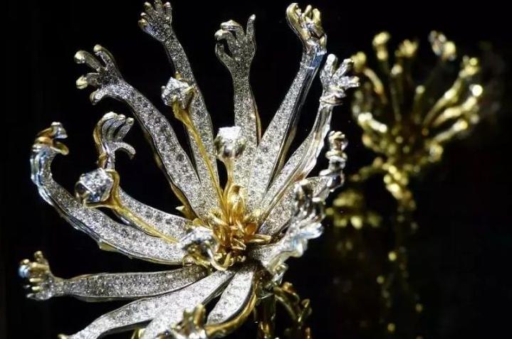 会动的珠宝:当珠宝超脱现实,你会看到怎样玄幻的世界?