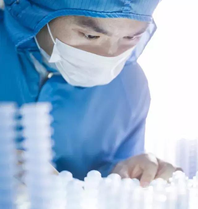 换美瞳=换张脸？藏在眼睛里的75亿美元市场