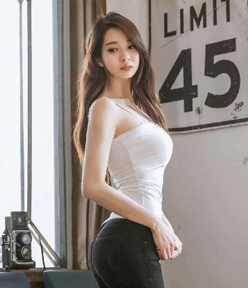 杨幂赵丽颖冻到飙泪,赵丽颖走红毯冻人