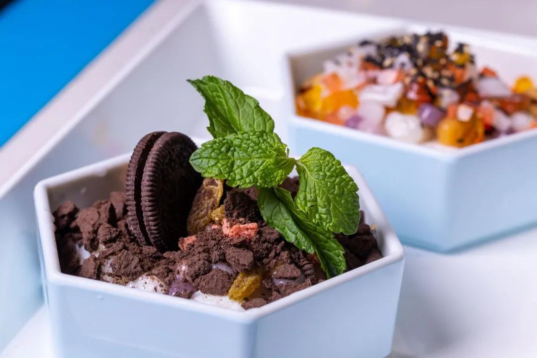 只此一家的牛腩串串火锅C位出道，19块9请你放肆开涮