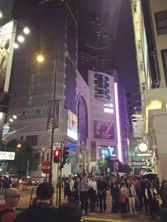 像彩色水果糖一样的香港,让人心动