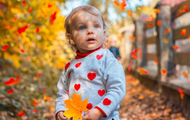 宝宝身上有不光滑胎记,宝宝身上胎记不哭就没有