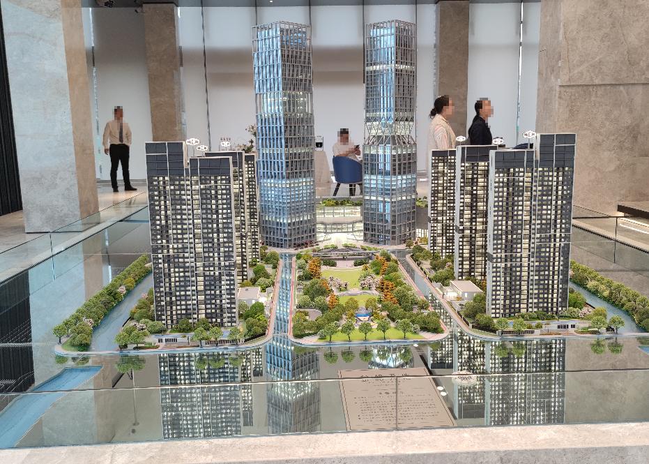 地标建筑烂尾,地标性烂尾项目