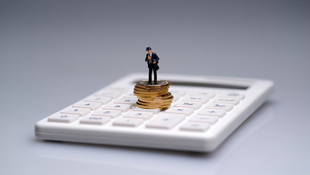 逾期多少钱比较容易被起诉,欠款逾期被起诉要注意什么