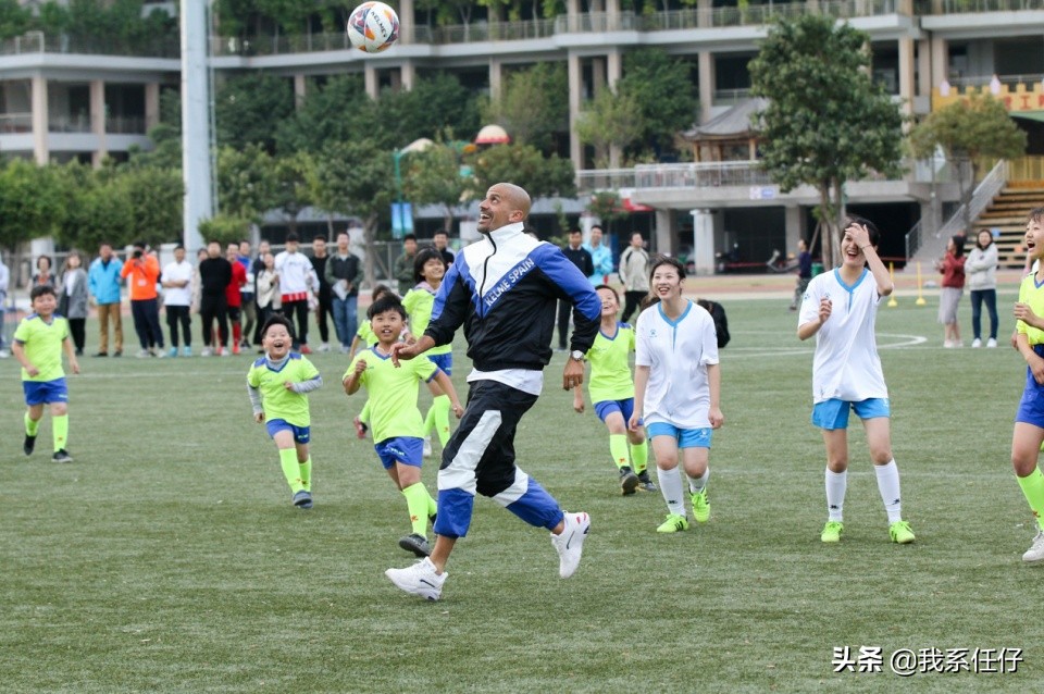 足坛十大前腰贝隆,贝隆足球生涯