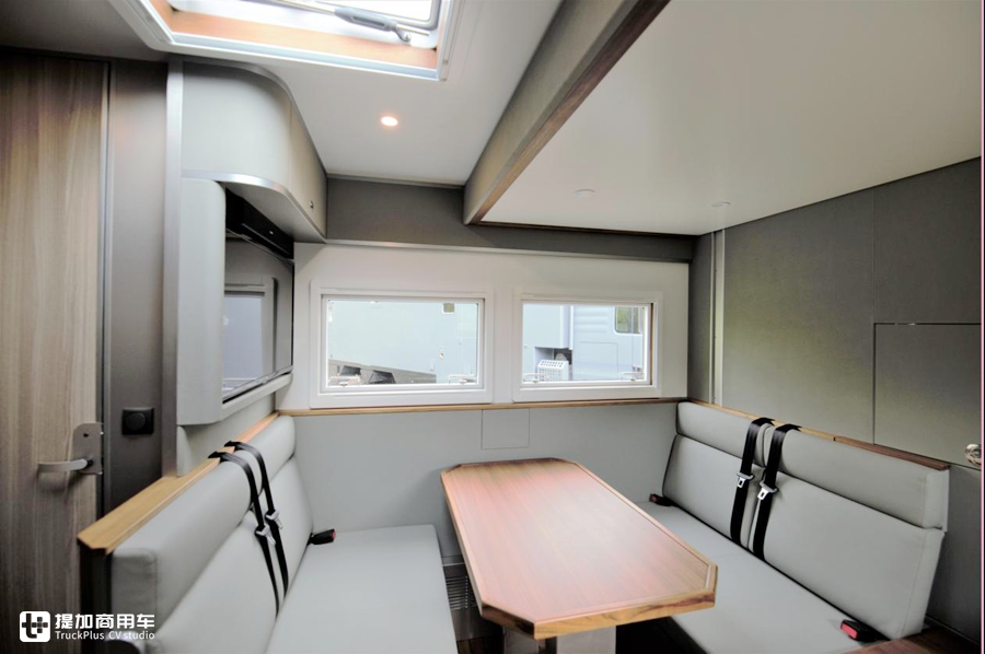 东风越野房车2021款乌尼莫克u5000,全时四驱乌尼莫克越野房车