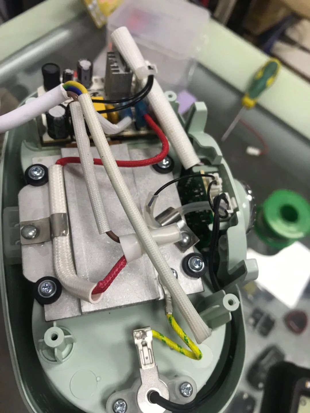 奶瓶消毒器洗了后坏了,小壮熊奶瓶消毒器维修拆解图片