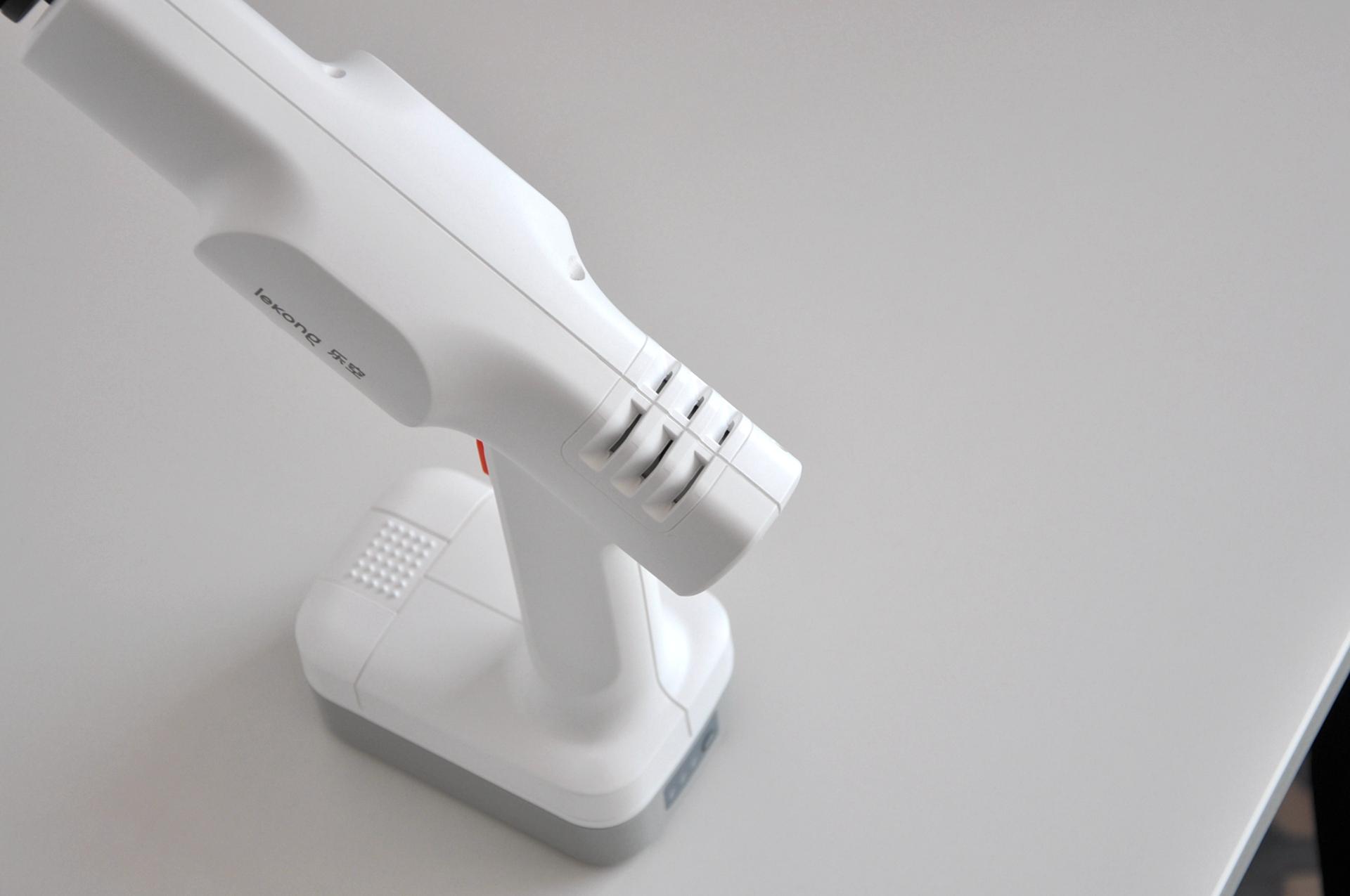 乐空手持锂电洗车机评测,便携洗车机220v高压家用