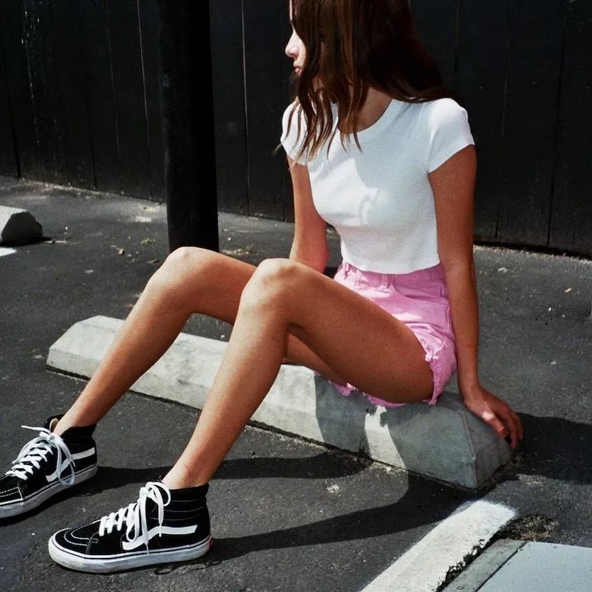 教你100元变身梦幻九头身KaiaGerber