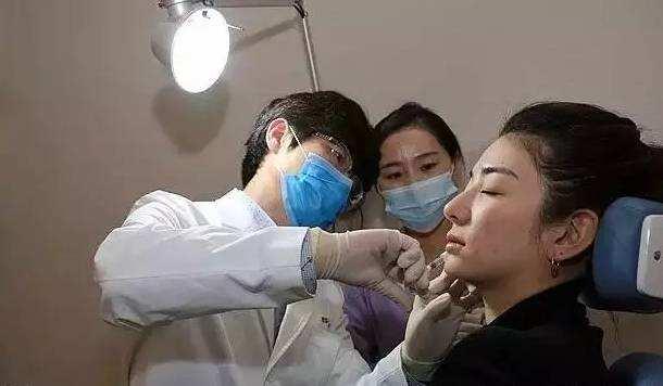 经常打玻尿酸10年后会有什么变化,连打几次玻尿酸就会持久呢