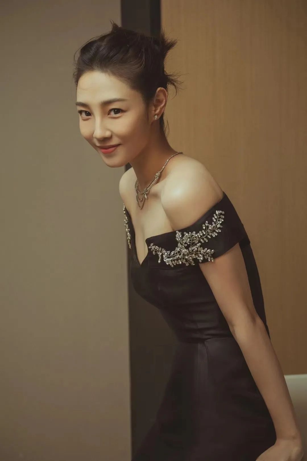 巩皇霸气红毯造型,巩皇红毯气场