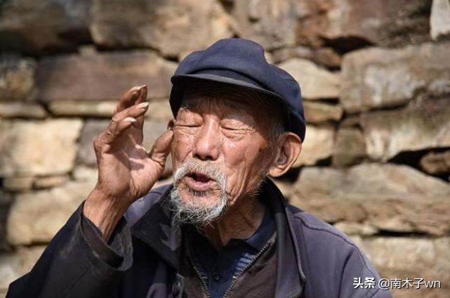 喜不送伞寿不送烟的含义,为什么喜不送伞寿不送烟丧不补礼