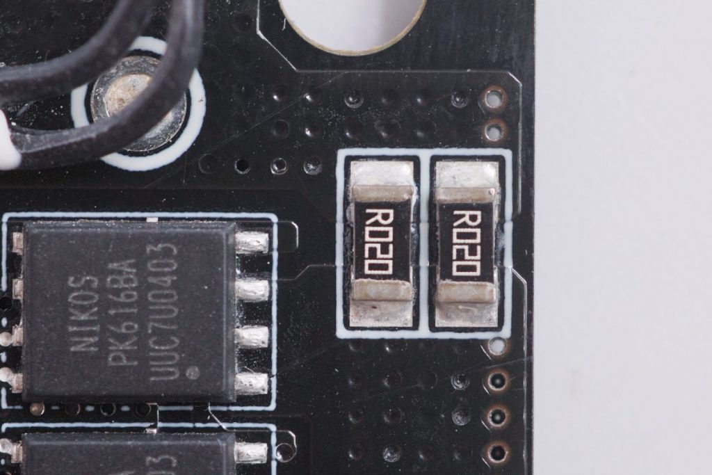 巨能移动电源拆解,绿巨能移动电源评测