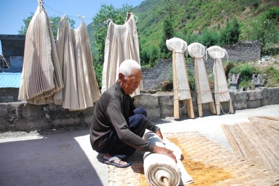 “尼牧哟莎茨”——剪羊毛节金阳彝人盛大的畜牧文化节日