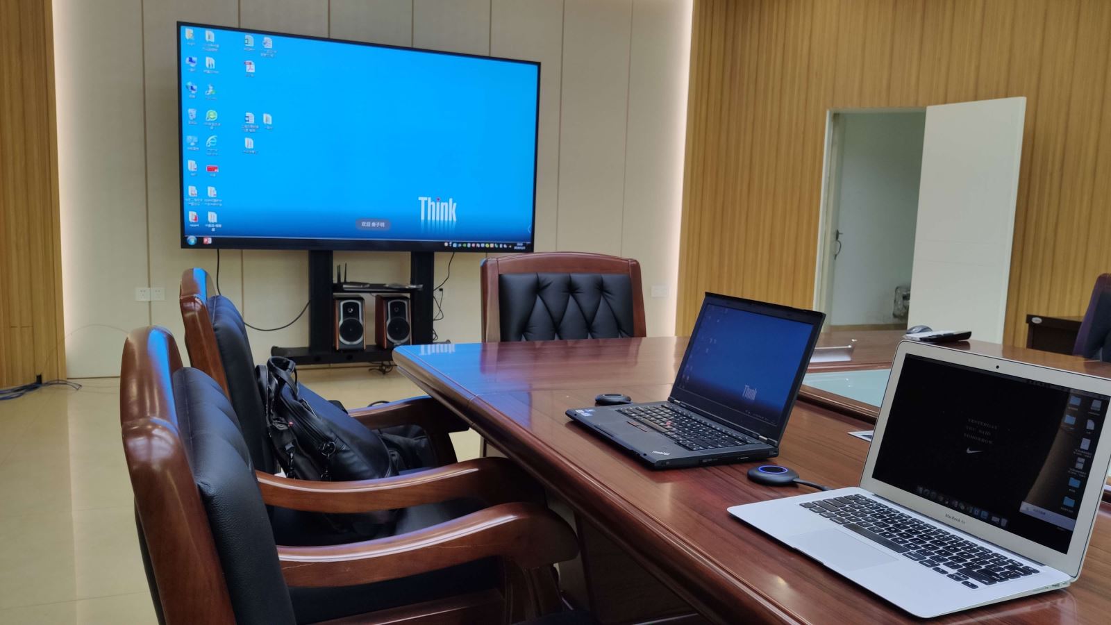 电脑同时投屏到电视和投影仪,笔记本电脑和手机投屏怎么弄