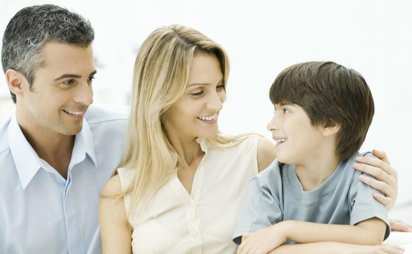 小孩子执拗怎样正确引导孩子成长,孩子太懂事真的好吗