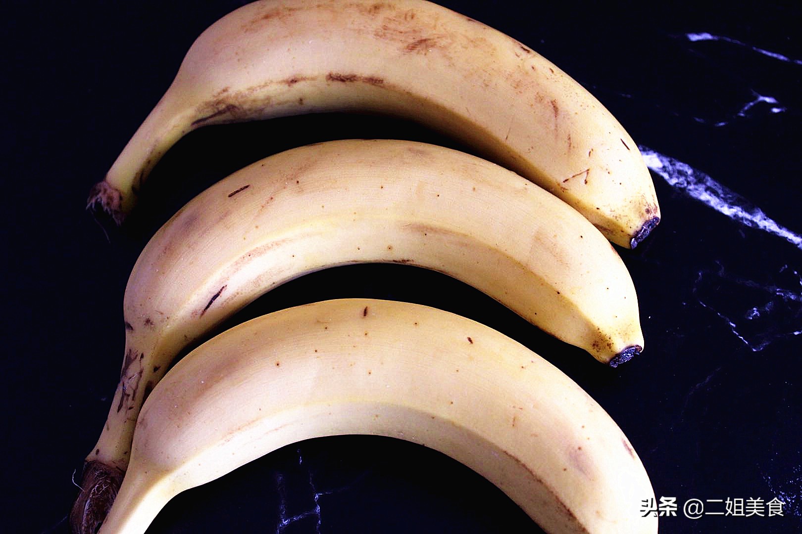 香蕉不发黑小妙招,挑选香蕉的正确方法