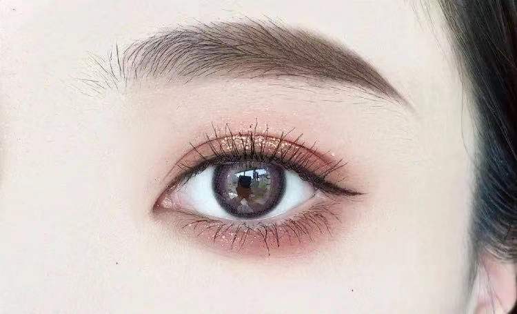 眼线画对眼睛有伤害吗,画眼线显得对眼