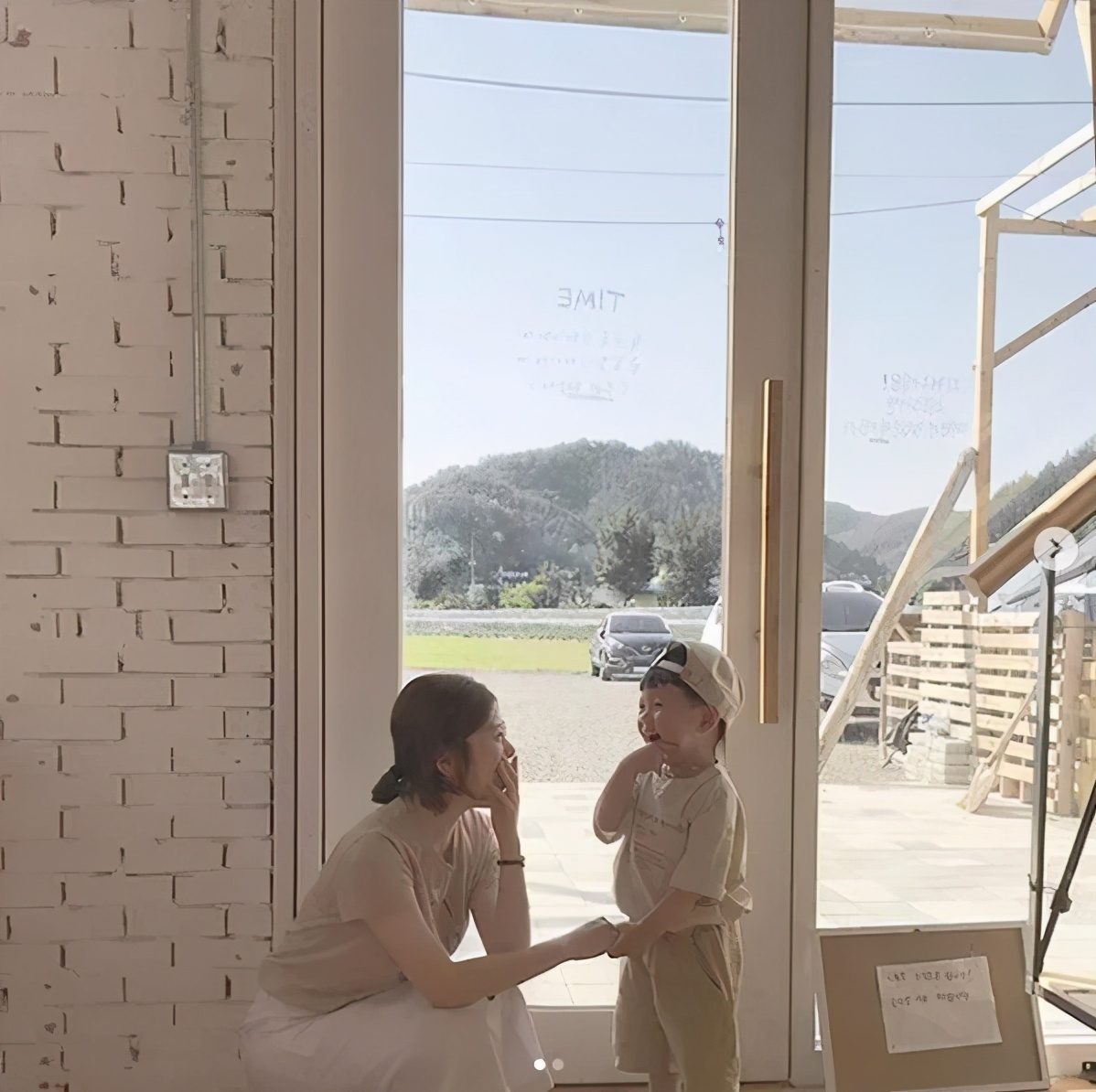 韩国主妇治愈生活,韩国主妇带着婴儿做家务