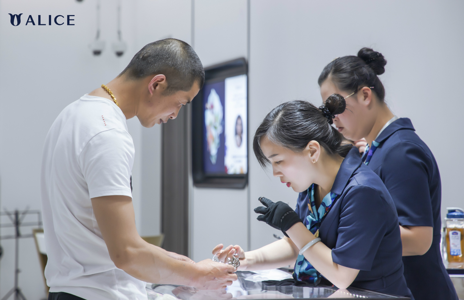 alice爱丽丝珠宝旗舰店,alice爱丽丝珠宝成都有店吗