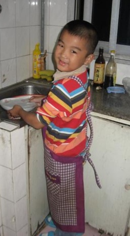 公公让我买菜完整版,公公帮儿媳洗碗