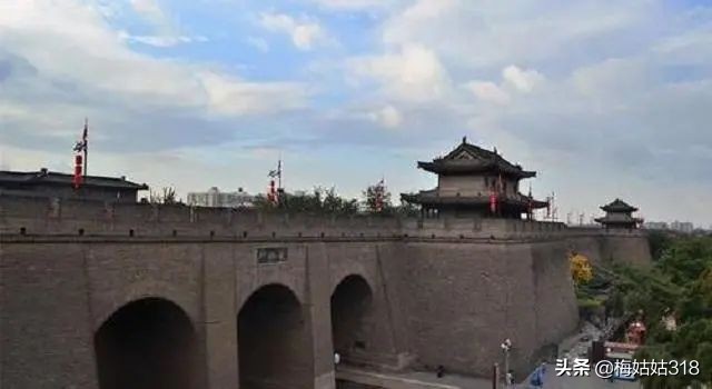 古代没有水泥为什么城墙那么坚固,古代没有混凝土城楼怎么建的