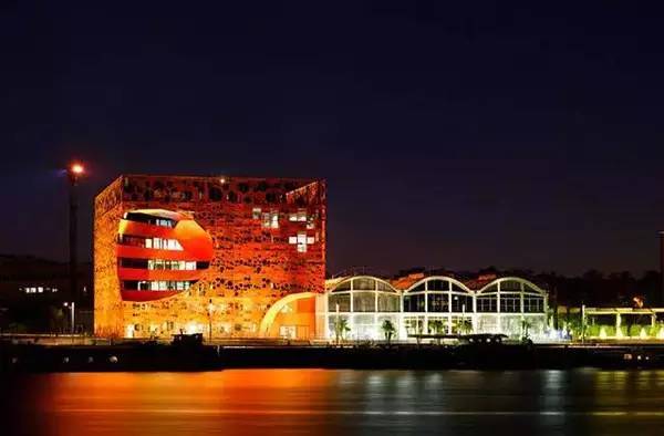 商业建筑现代前卫设计风格有哪些,最佳创意建筑品牌设计