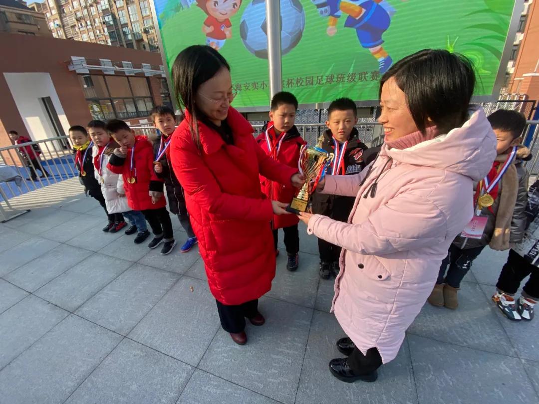 魅力足球绿荫筑梦,魅力足球伴我成长