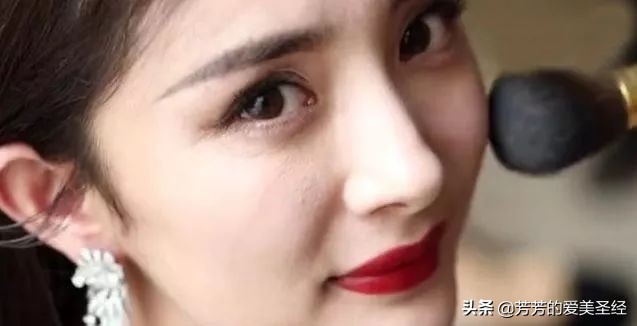 上妆总是斑驳是怎么回事,正常上妆顺序不浮粉