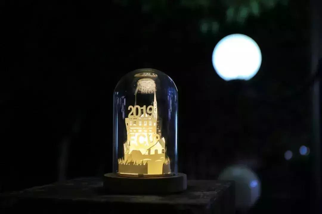 高校定制17000枚戒指送毕业生,硬核大学开学送戒指