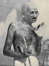 瑜伽体式之母是哪个动作,瑜伽体式之母肩倒立练习