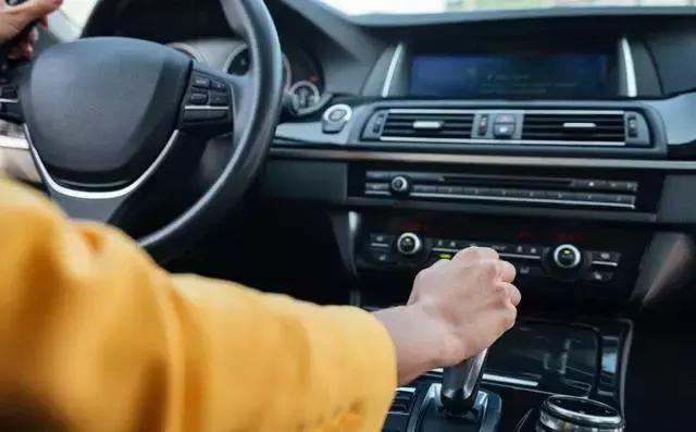 十种汽车驾驶技巧,受益终身的八大开车技巧