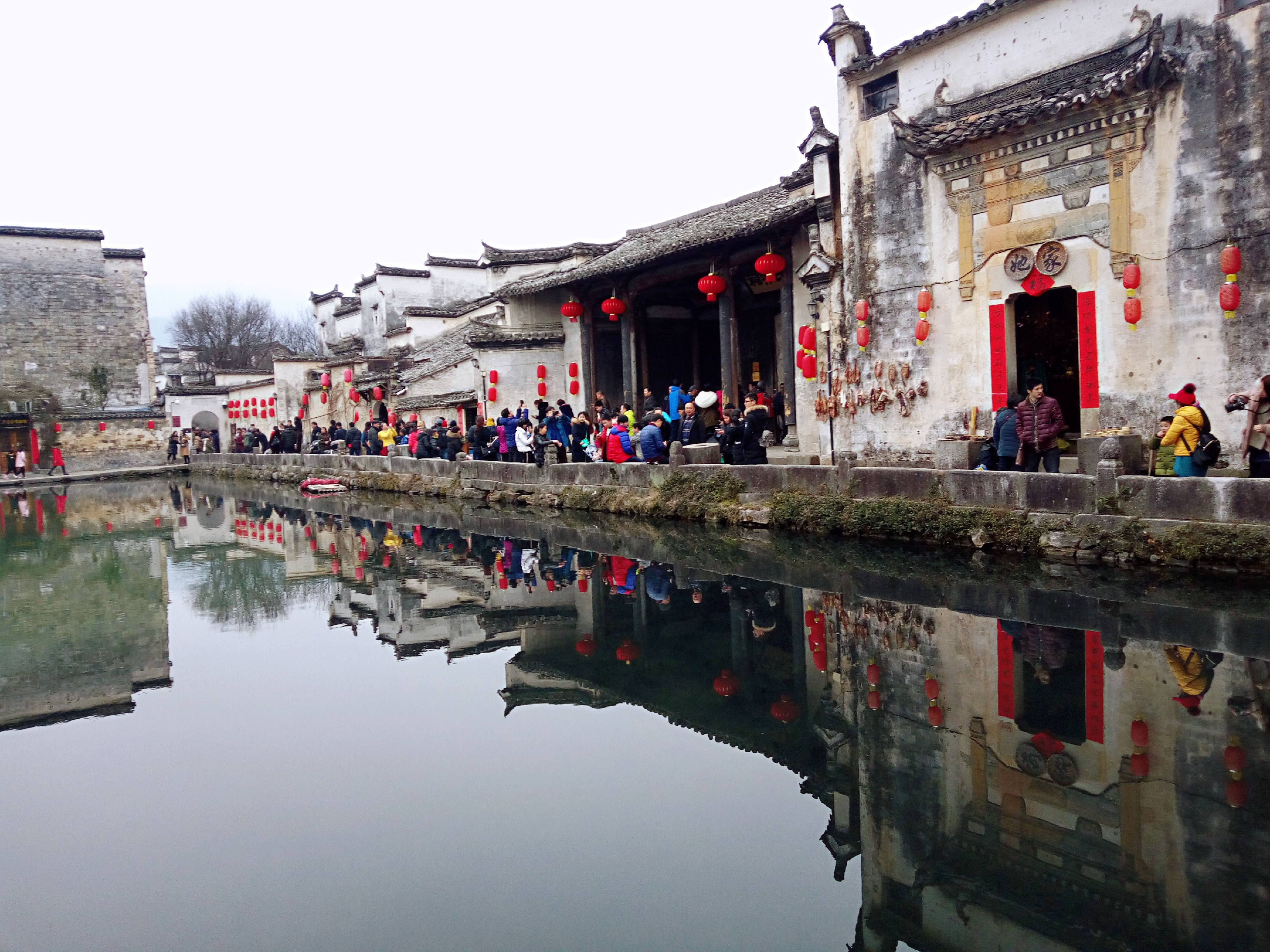 徽派村落宏村风景,山为牛头树为角的意思