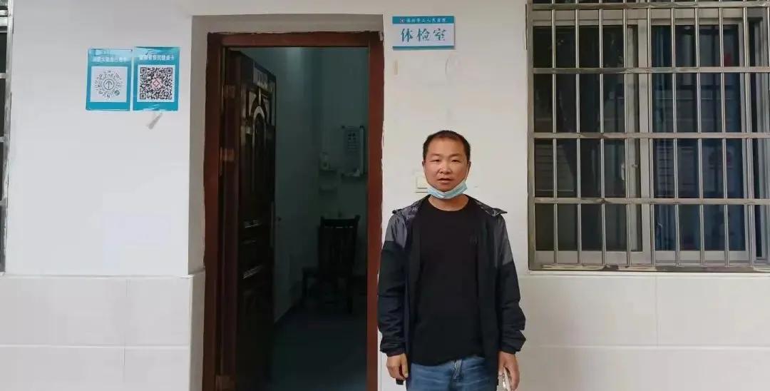 “损失近两万!”岳阳一男子考驾照时,突被要求脱鞋