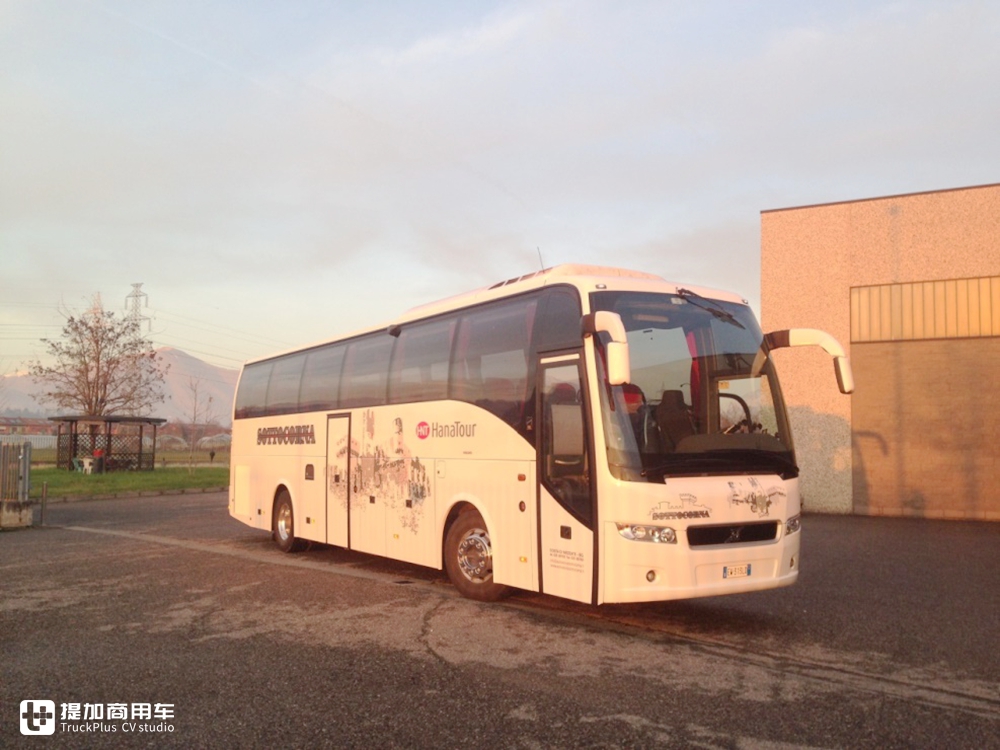 最经典最豪华的大巴车多少钱,当年的豪华大巴