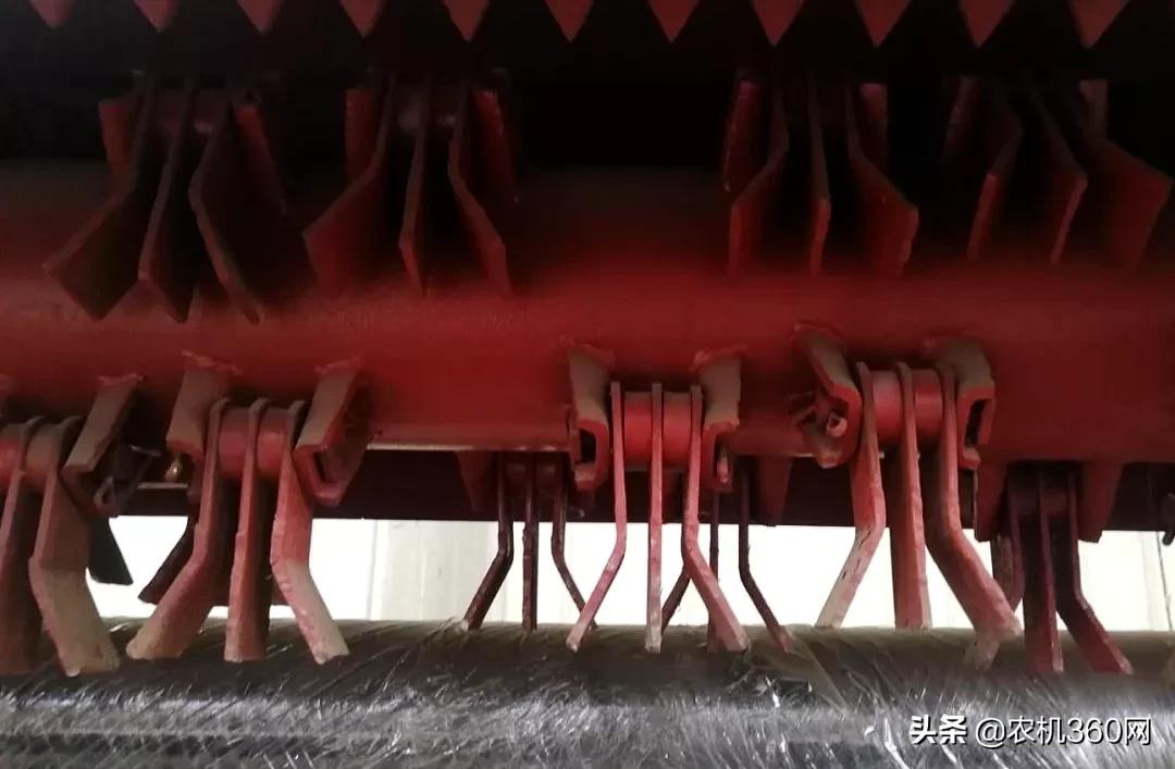 东方红新款玉米机,东方红玉米收获机21款