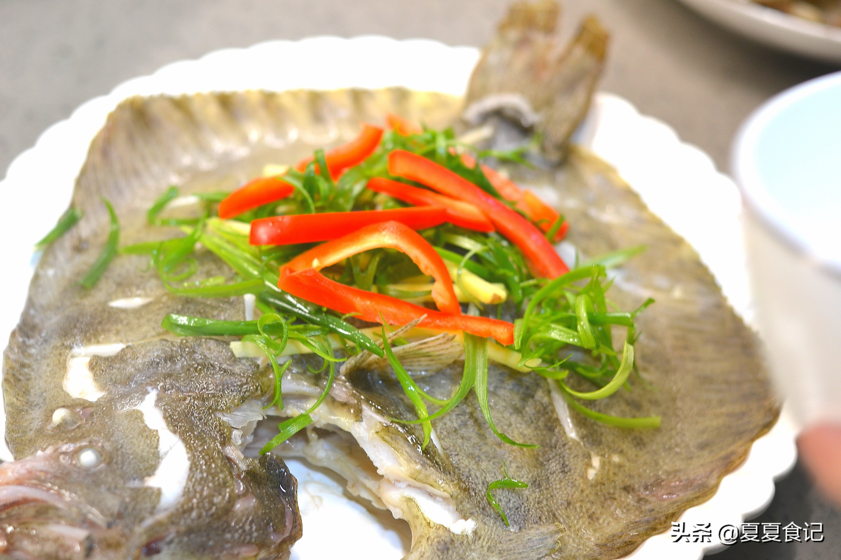 粤式清蒸多宝鱼,上海口味清蒸多宝鱼