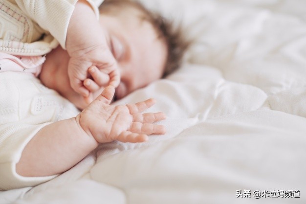 什么时候戒睡前奶,什么时候戒夜奶