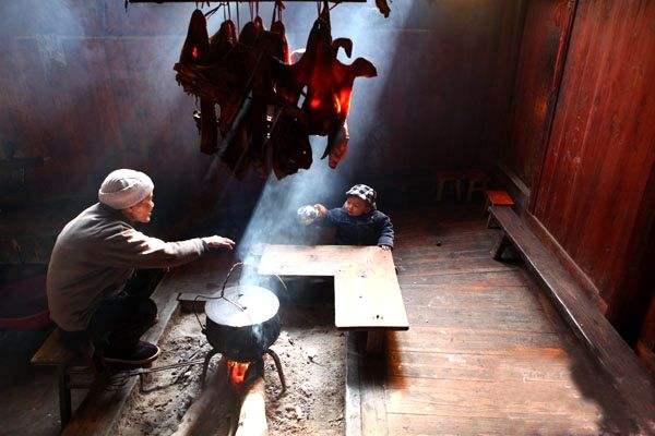 腊肉吃的时候如何去熏味,腊肉熏多久肥肉才透亮又不柴