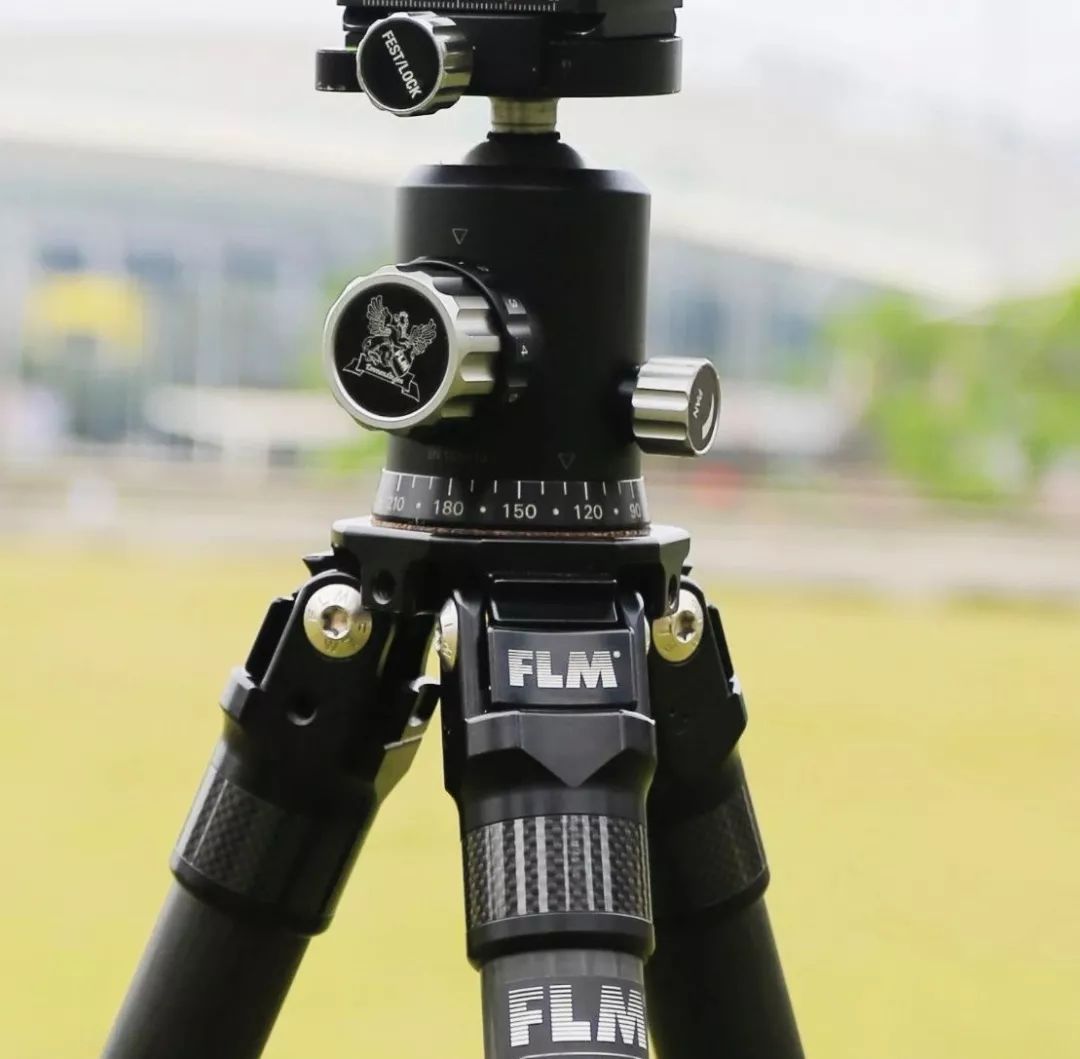 花3000元买一个手机需要多少钱,花3000块买一个手机算贵吗