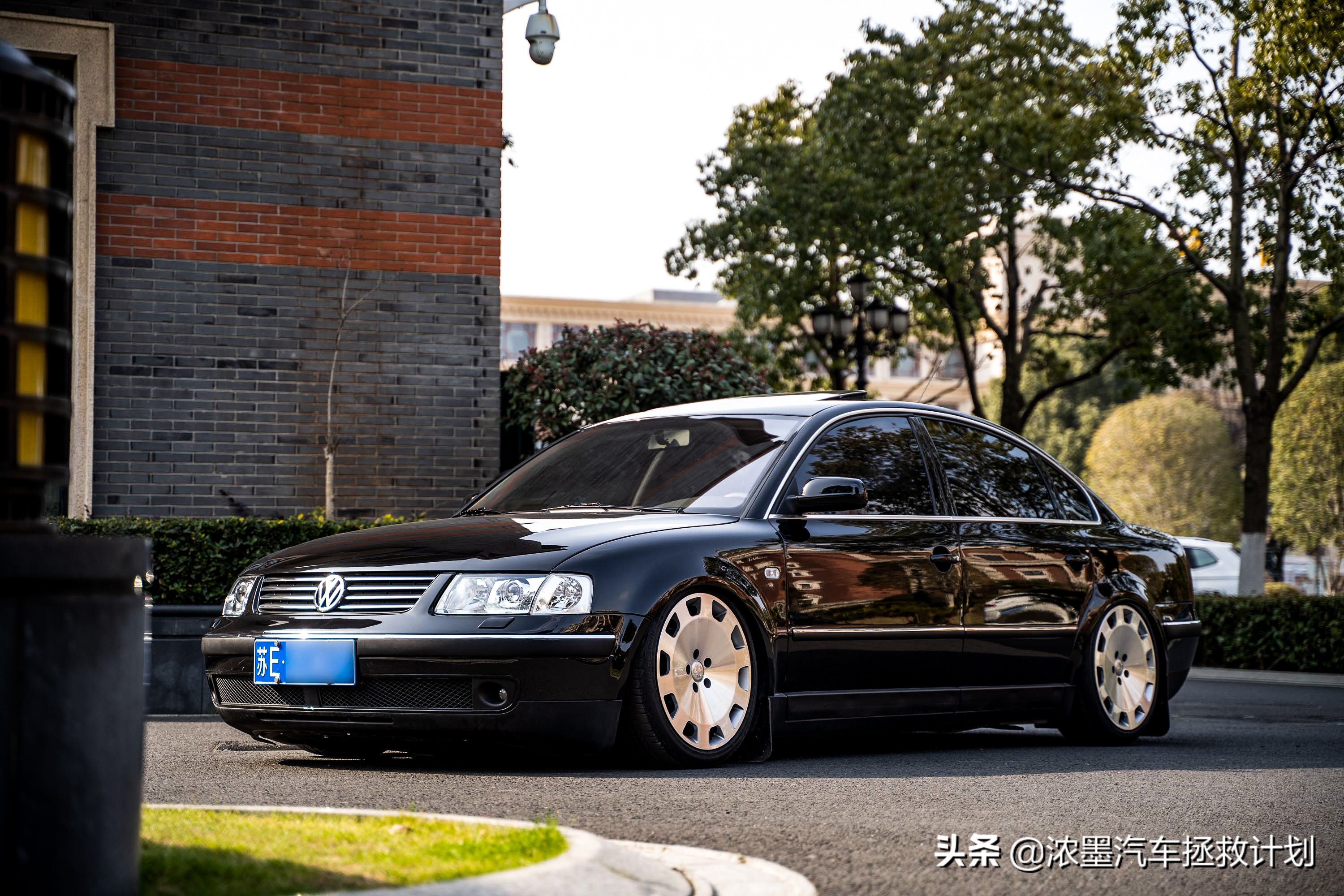 情怀老车帕萨特b5翻新,经典老车b5帕萨特翻新复活