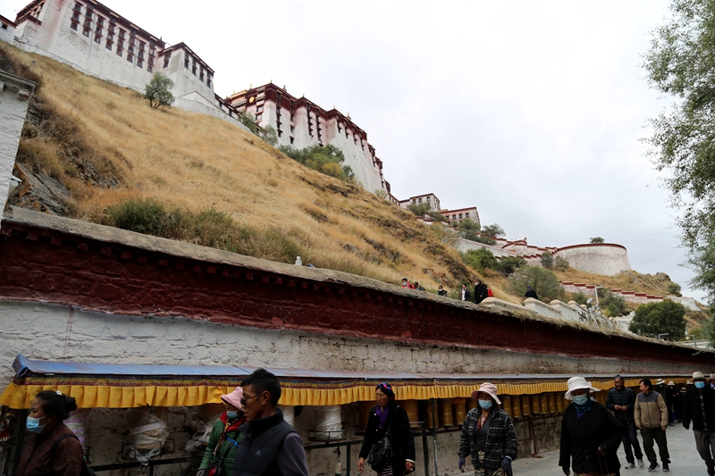 比天空更辽阔比白云更洁净比佛国更妩媚珠峰脚下的游记十