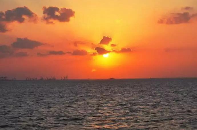 道德经第六十六章全文及译文解释,背诵道德经第六十六章原文及译文