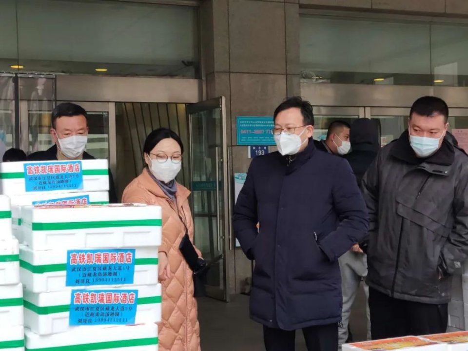 第八车，第100吨，第7500箱，顺利送达雷神山大连医疗队