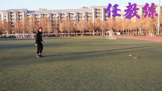 足球绕杆中考标准动作视频示范,体育中考足球绕杆周训练计划