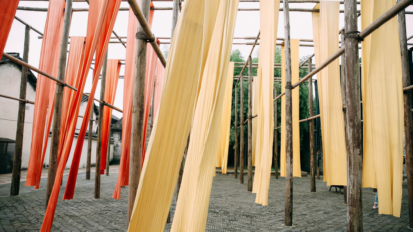 浙江乌镇草木本色染坊解说,乌镇西栅景区草木本色染坊