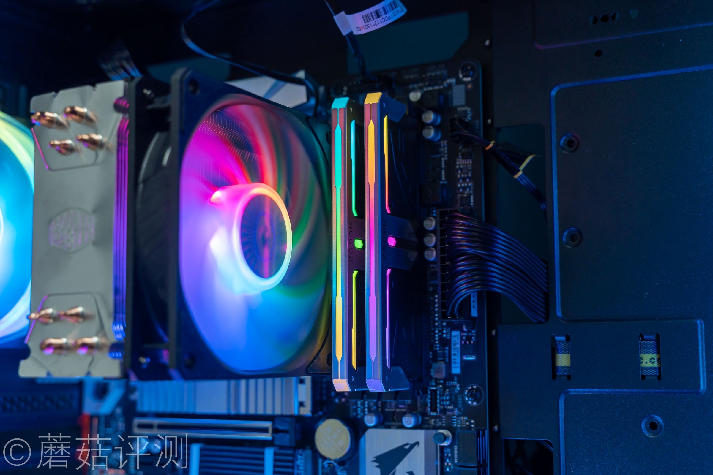 青春回忆系列：期望LPL夺冠，朋友装了台5700G主机玩lol