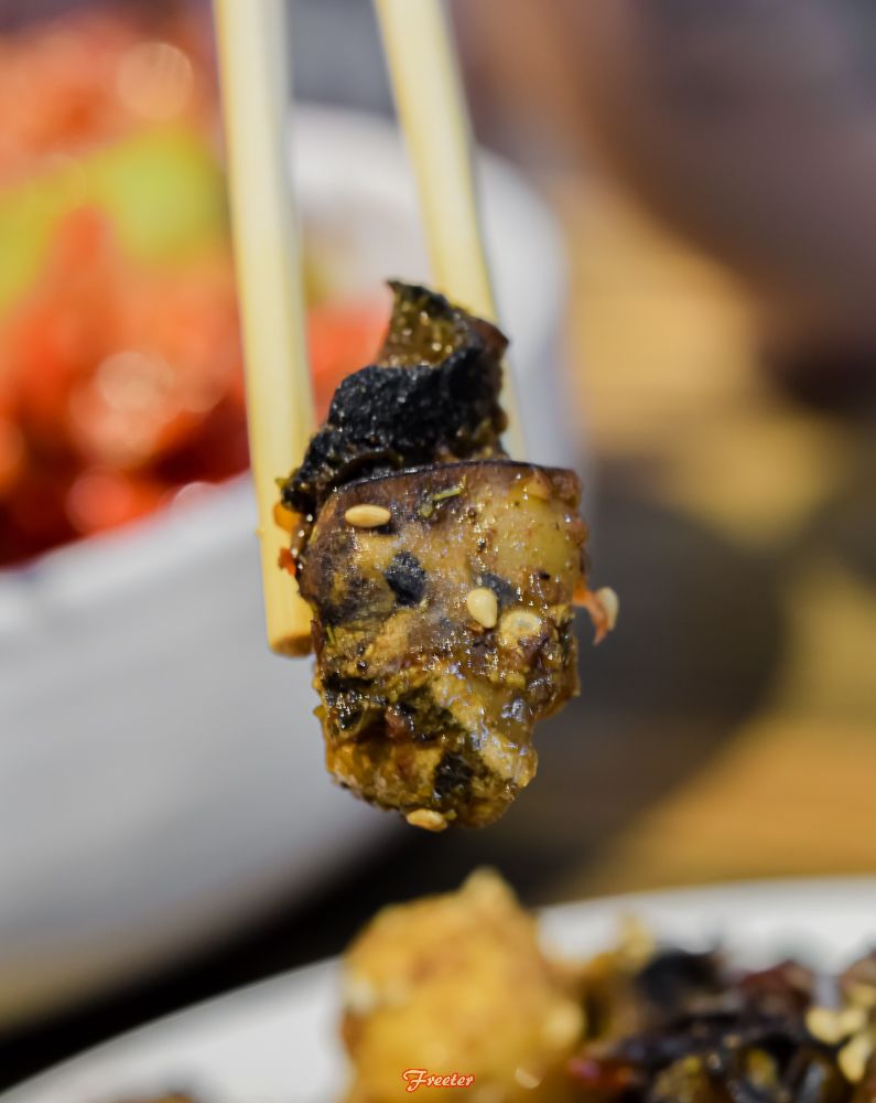 蒜蓉小龙虾肉质q弹吮指美味,充满味蕾的蒜香小龙虾