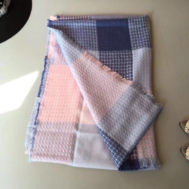 2019年最时尚系围巾方法,2022年最流行的奢侈品围巾