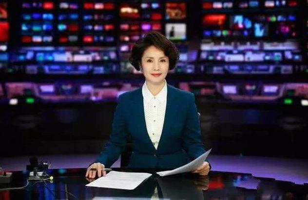 新闻联播主播要背稿子吗,《新闻联播》主持人需要背稿吗